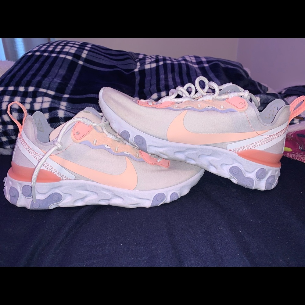 Women’s Nike react element